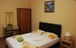 Dvokrevetna soba sa bracnim krevetom T Casa Hena, private accommodation in city Ulcinj, Montenegro